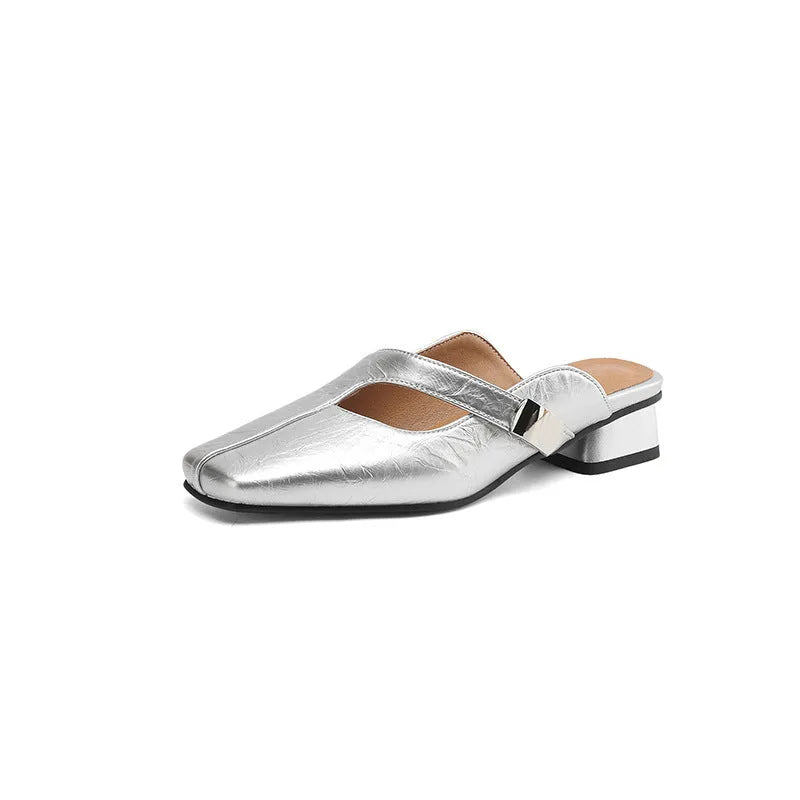 British-style square toe outdoor slippers in artificial PU leather with a rubber sole.