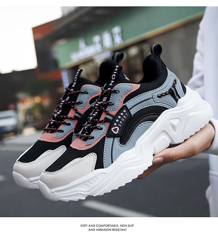 Women's thick-soled casual sports shoes with mesh upper and buckle details in moonlight colour