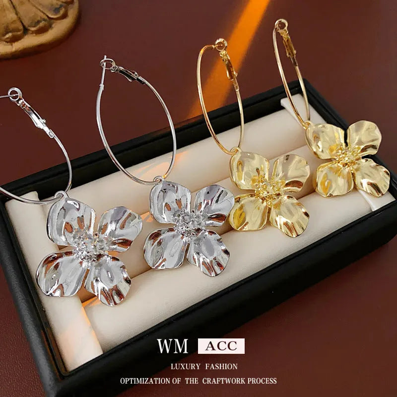 Silver needle metal flower earrings with geometric cold style in gold or silver electroplated finish