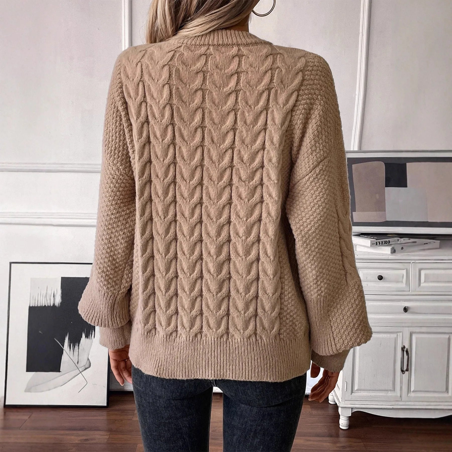 Women's loose fit round neck casual pullover sweater in solid colour