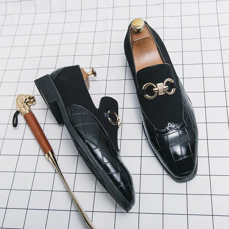 Men's black Korean style pointed toe leather shoes with low top and rubber sole.