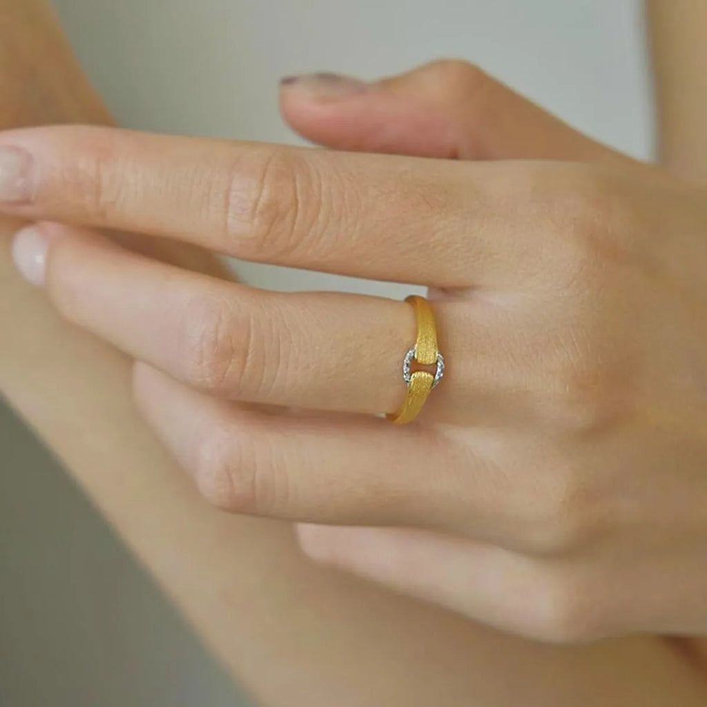 S925 sterling silver ring for women with diamond-cut geometric design in yellow gold finish