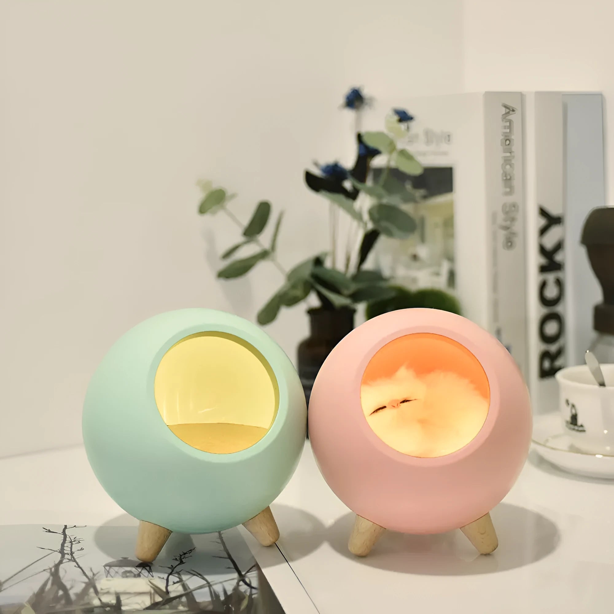 Creative cute cat house atmosphere table lamp in white with ABS shade