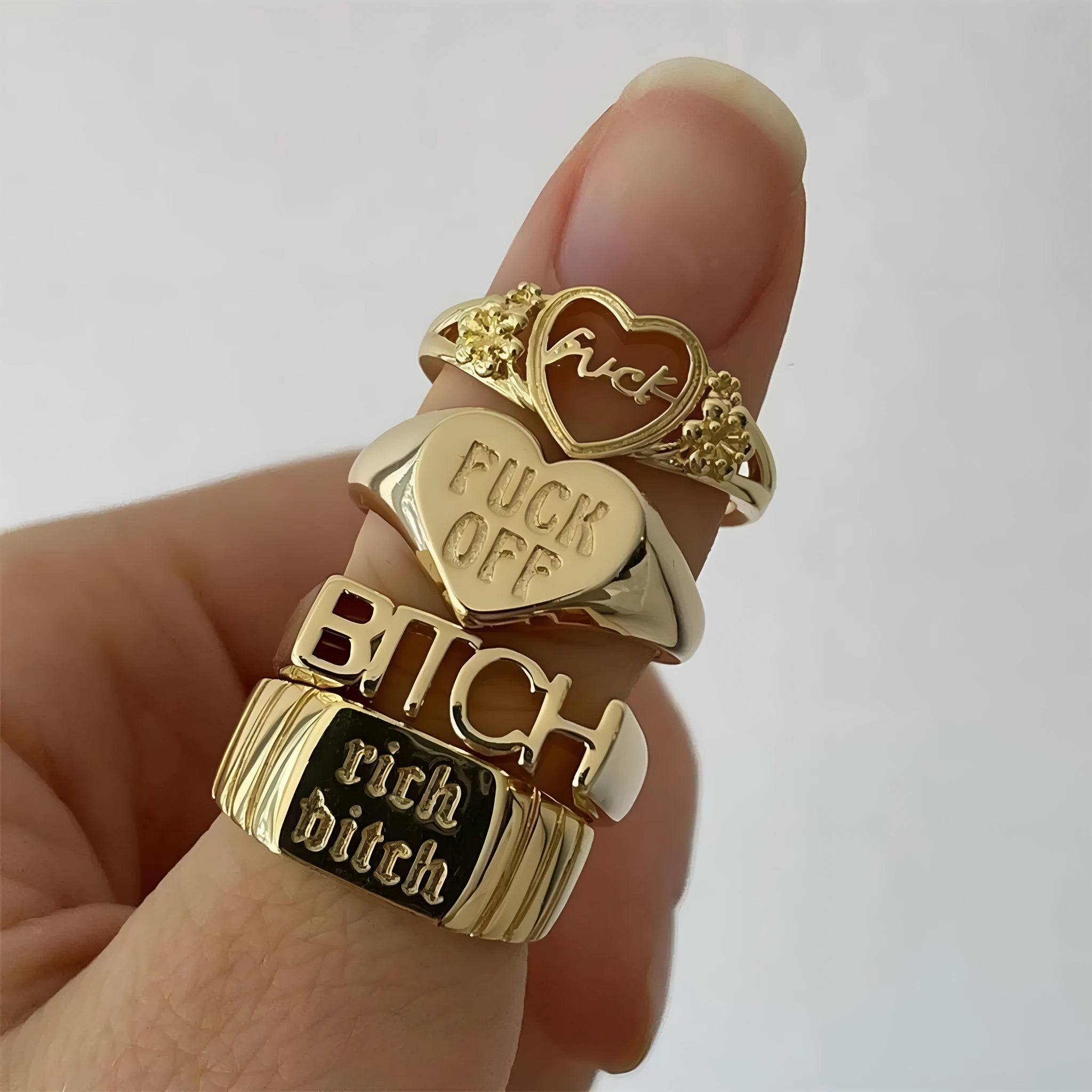 Four vintage alloy heart cutout letter rings in electroplated JH1084 colour set