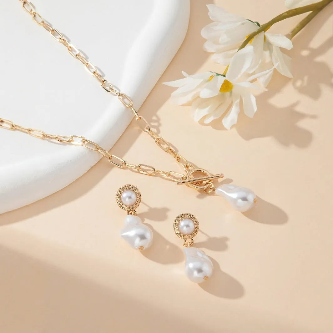 Retro baroque pearl pendant necklace and ear stud set with gold-colour iron setting