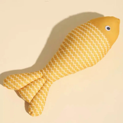 Catnip fish toy in blue, red, or yellow with measured dimensions for feline play