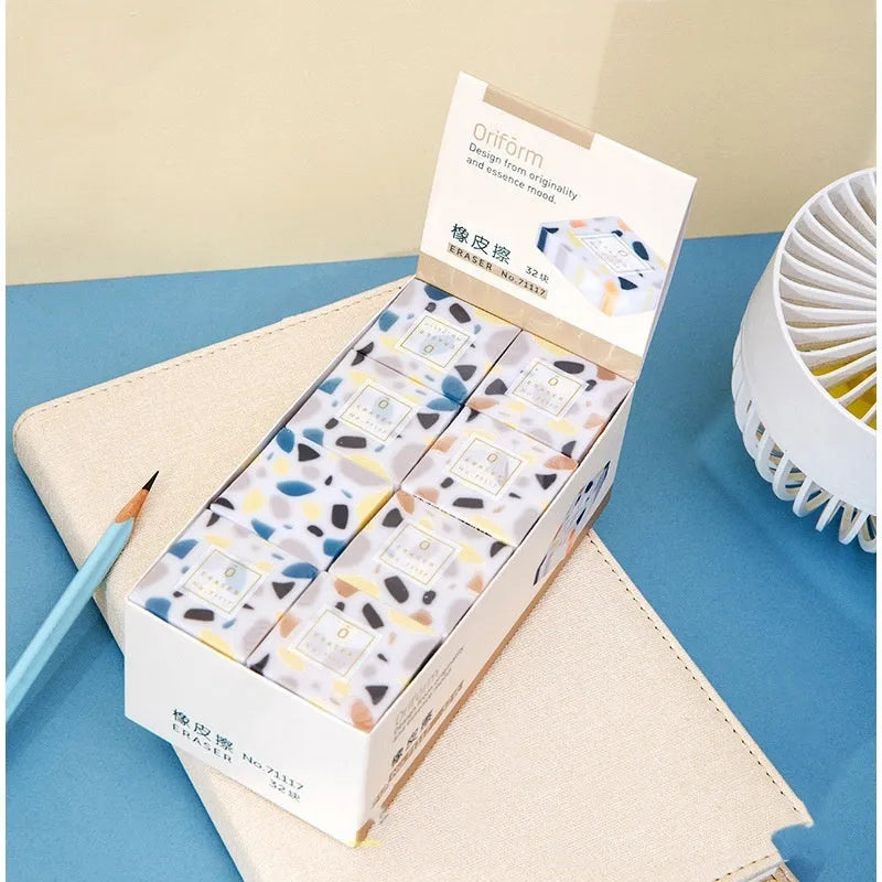 Super Clean traceless brick eraser for pencil marks measuring 4.5cm