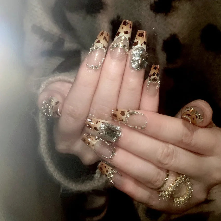Leopard print studded nail armour set with flash finish for ladies