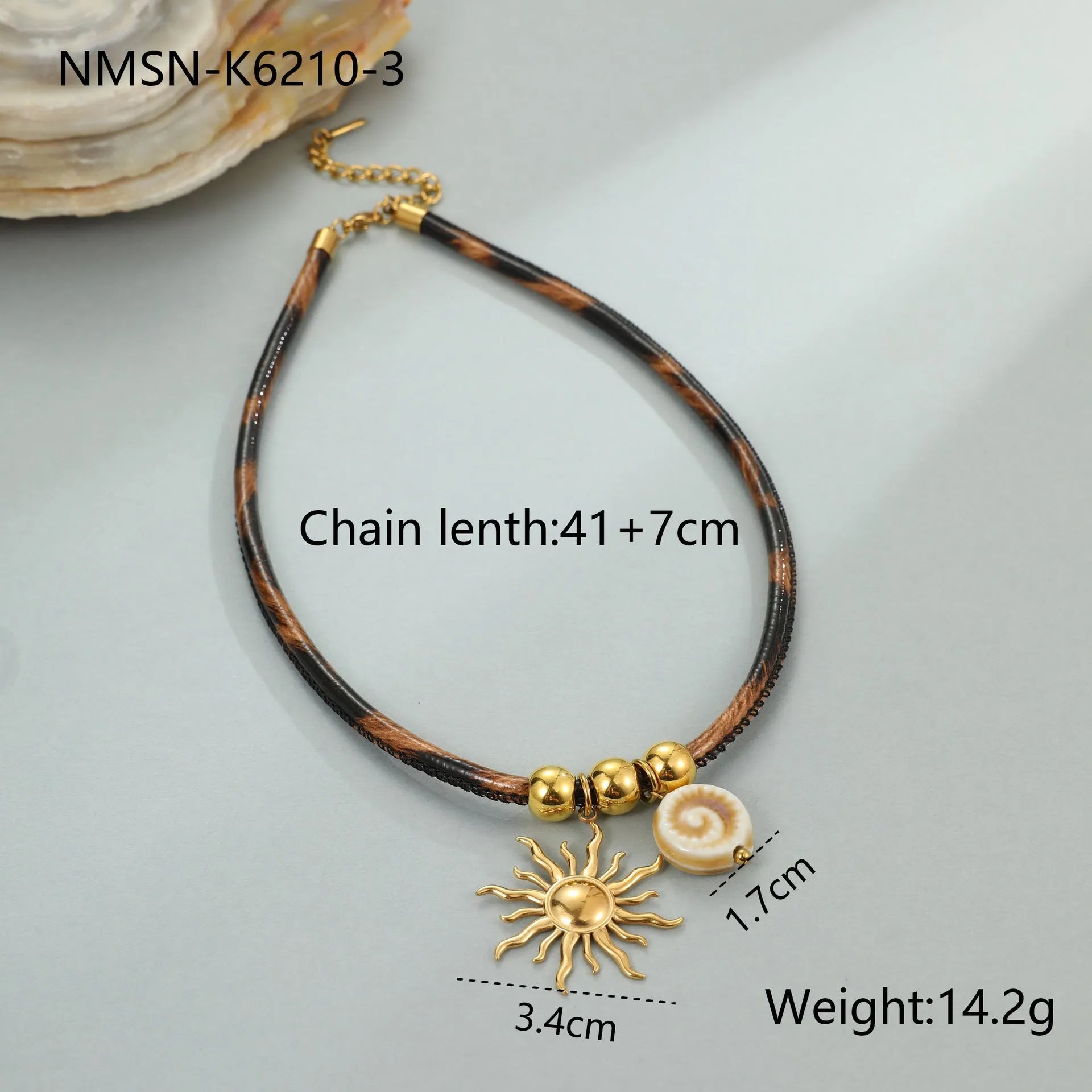 Women's stainless steel necklace with geometric leopard pendant and adjustable chain