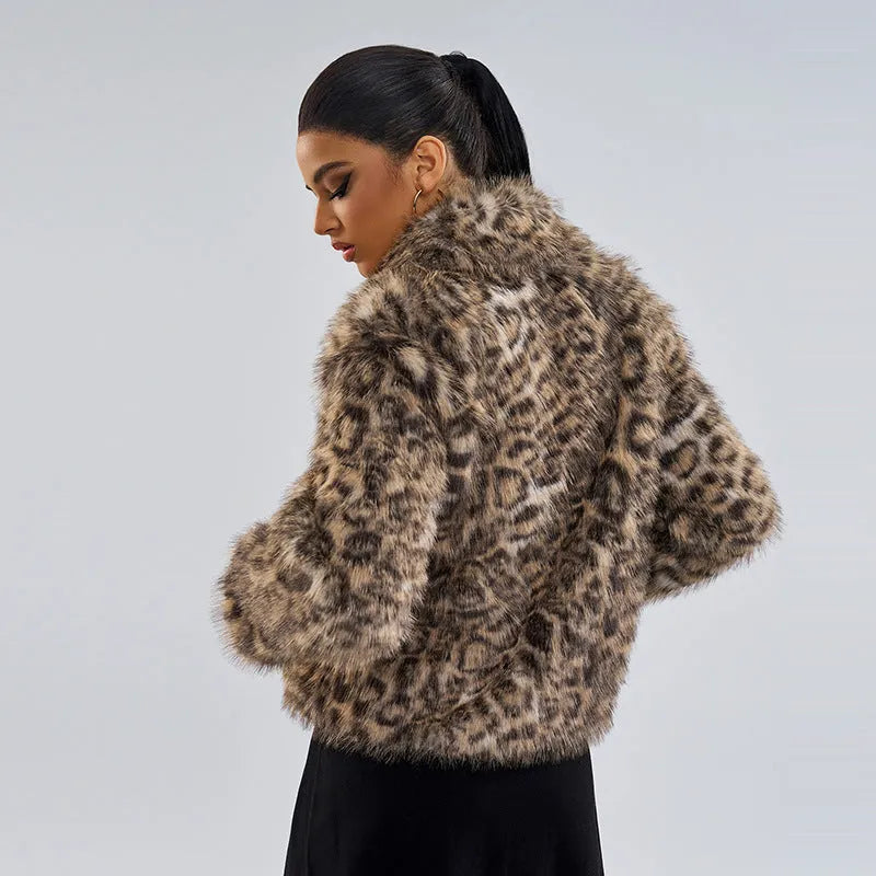 Leopard print women's coat with buckle lapel design in street fashion style