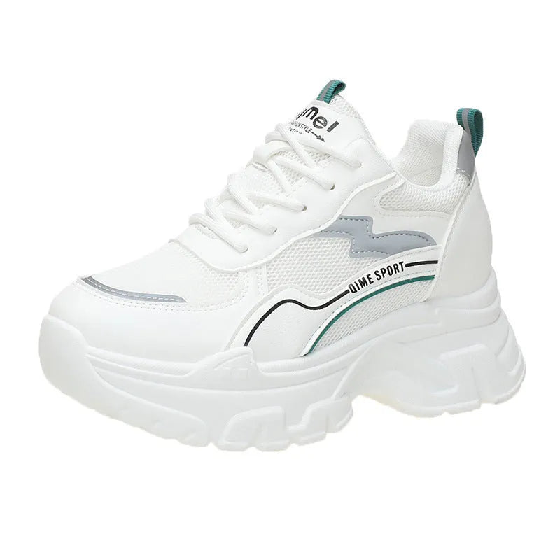 Women's white breathable height-increasing trainers with cross straps and flat rubber sole