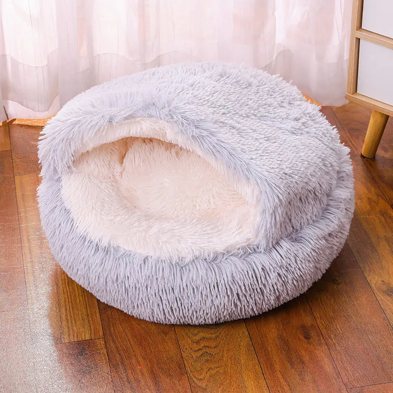 Waterproof cloth dog kennel with warm room section in semi-surrounded design