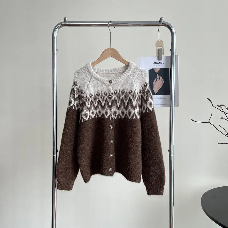 Women's contrast colour jacquard thickened sweater coat in loose fit.
