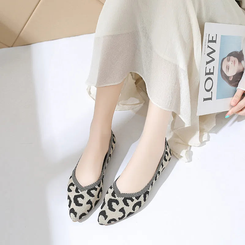 Flat solid colour hollow Korean style leopard print cloth shoes with square toe and rubber sole in Khaki A01