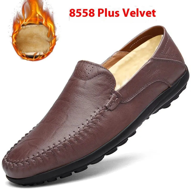 Men's cowhide leather casual shoes in business style with round toe and rubber sole