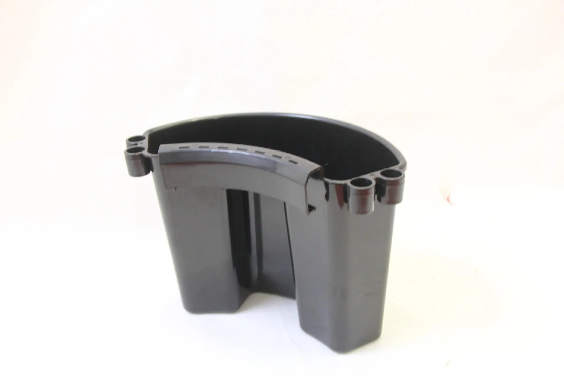 28 litre car washing bucket in PP plastic with side pockets for cleaning tools