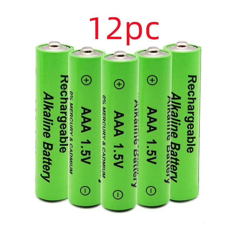 Green AA alkaline rechargeable battery with 3000mAh 1.5V label