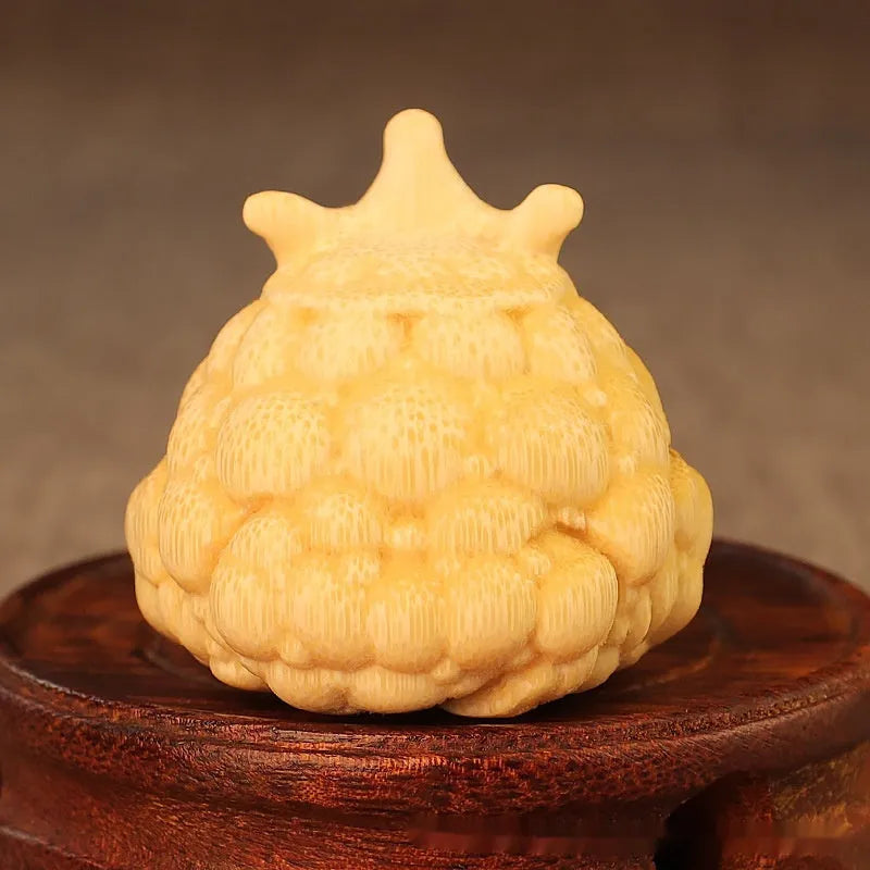 Solid bamboo Crown Princess Toad carving ornament in cute style, approximately 5 cm.