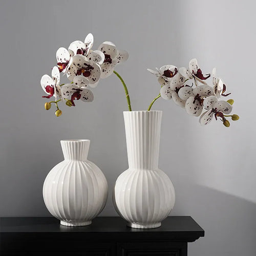 Striped ceramic ball vase in American country style for table decoration