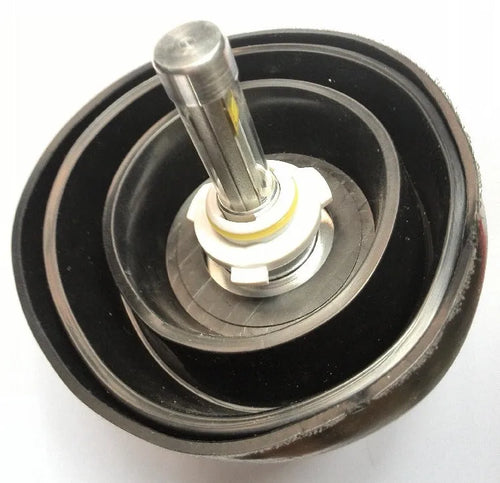 Silicone car headlight dust cover showing IP68 waterproof protection for automotive electrical connections