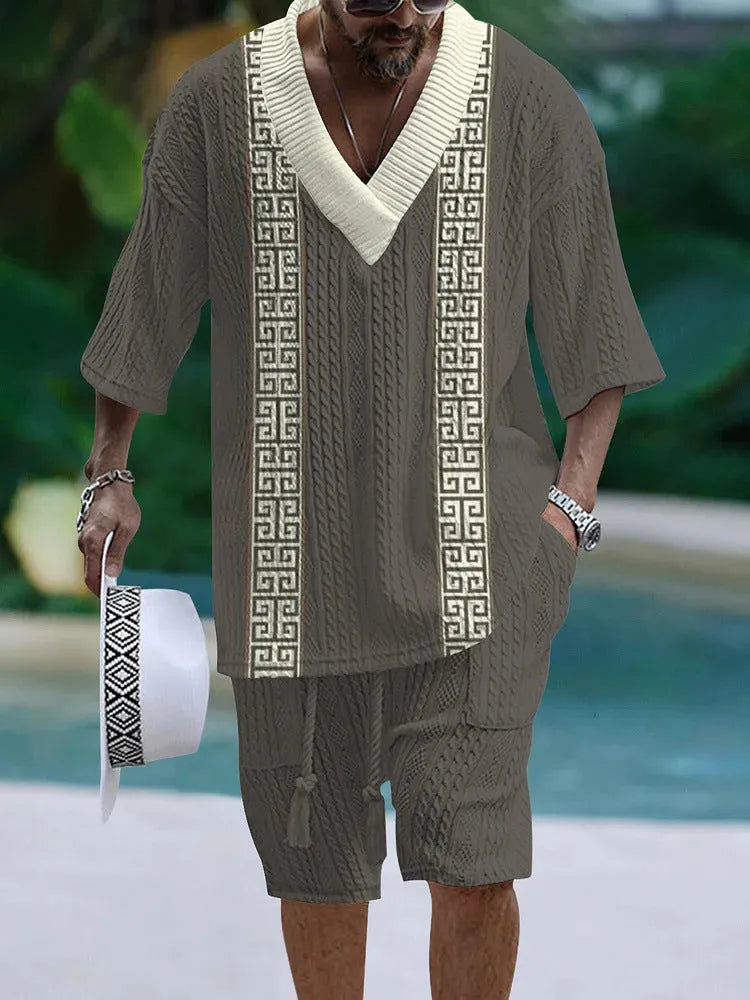 Men's loose-fit casual short sleeve suit and shorts set in a solid colour.