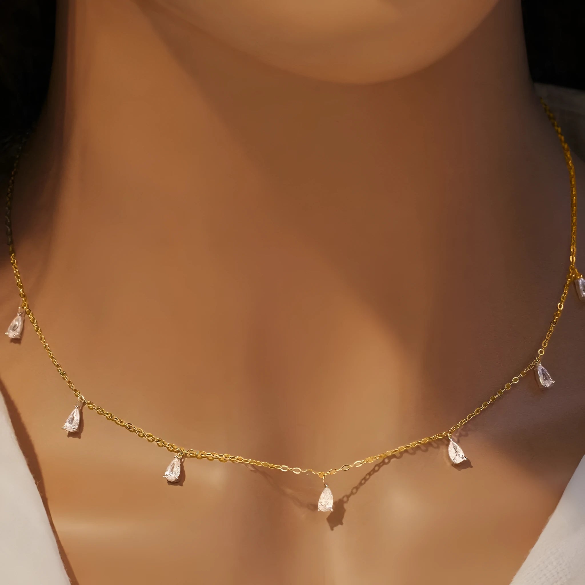 925 sterling silver drop-shaped necklace with artificial zircon on an adjustable O-chain in silver, rose gold, or gold.