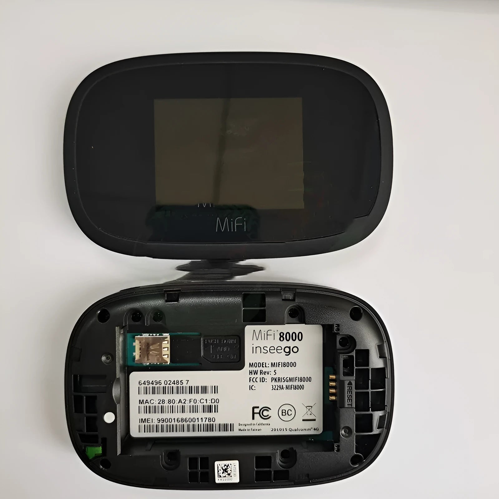 Black MIFI8000 portable 4G wireless router with compact design for mobile internet hotspot.