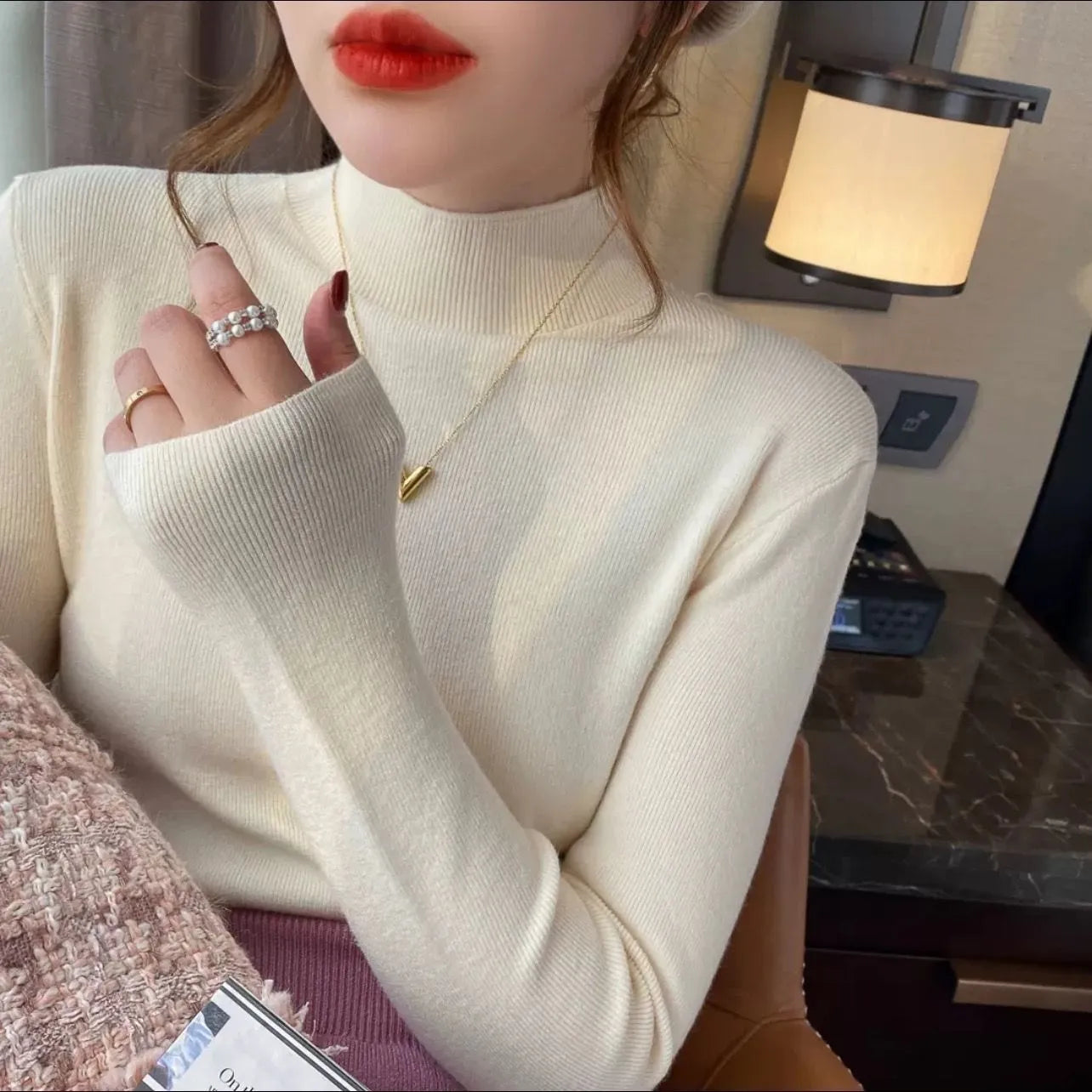 Slim fit viscose fibre bottoming shirt with long sleeves in apricot colour
