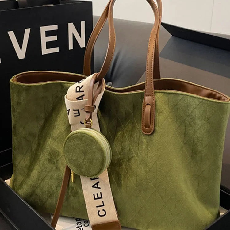 Casual large capacity shoulder bag in horizontal square shape with multiple compartments