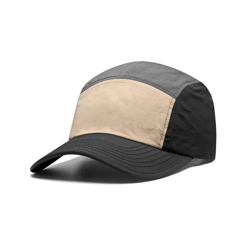 Men's quick-drying baseball cap with curved brim in cotton polyester blend showing five-piece construction structure