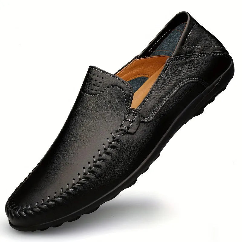 Men's cowhide leather casual shoes in business style with round toe and rubber sole